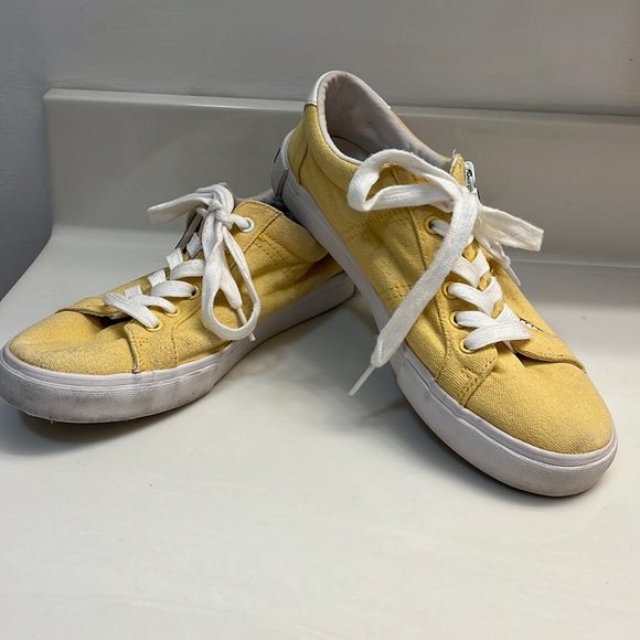 Tommy Hilfiger Shoes - Tommy Hilfiger women’s sneakers